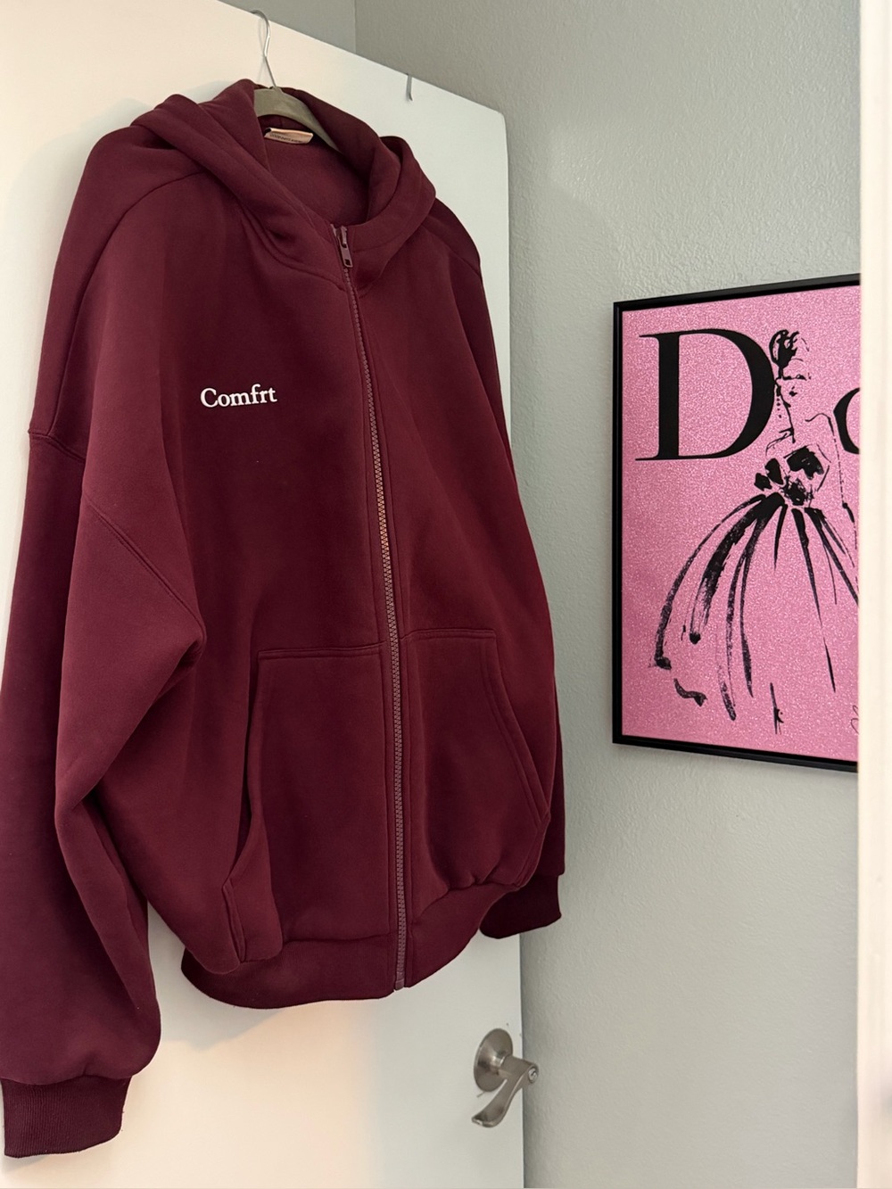 NWOT Comfrt Burgundy Zip Front Sweatshirt. SZ Medium